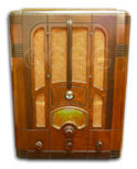 RCA Radio model T8-18, large table radio, magic tuning eye tube