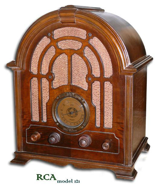 RCA Victor radio model 121 tombstone style, round dial, 1933