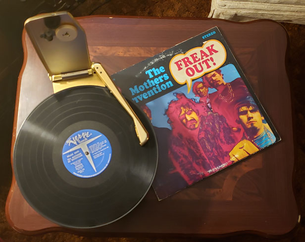 Emerson Wondergram portable phonograph U.K.