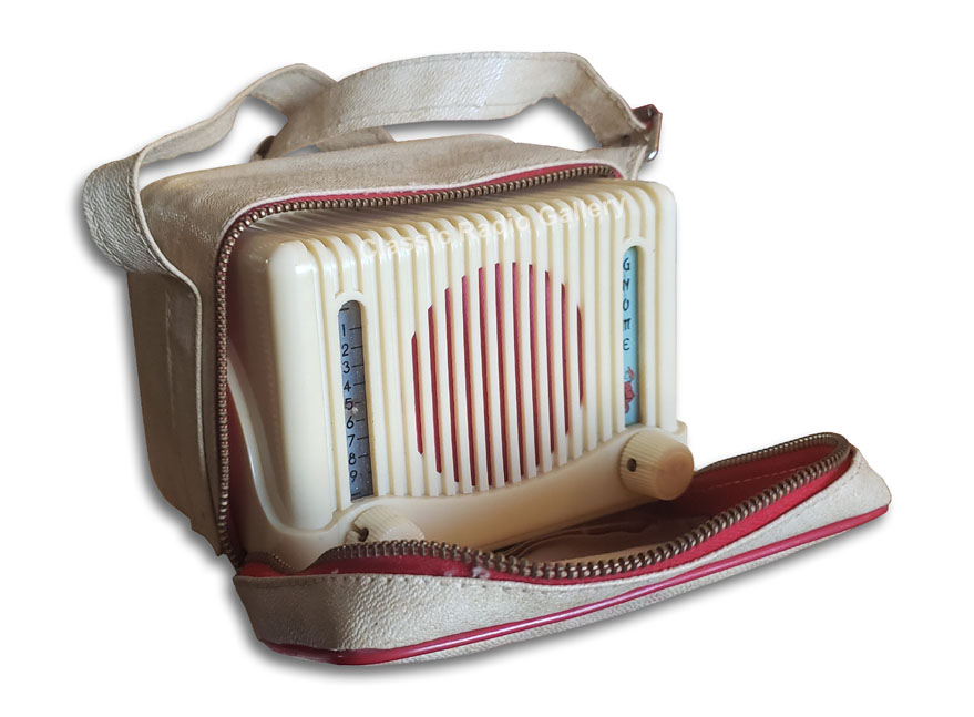 French Gnome radio with carrying case