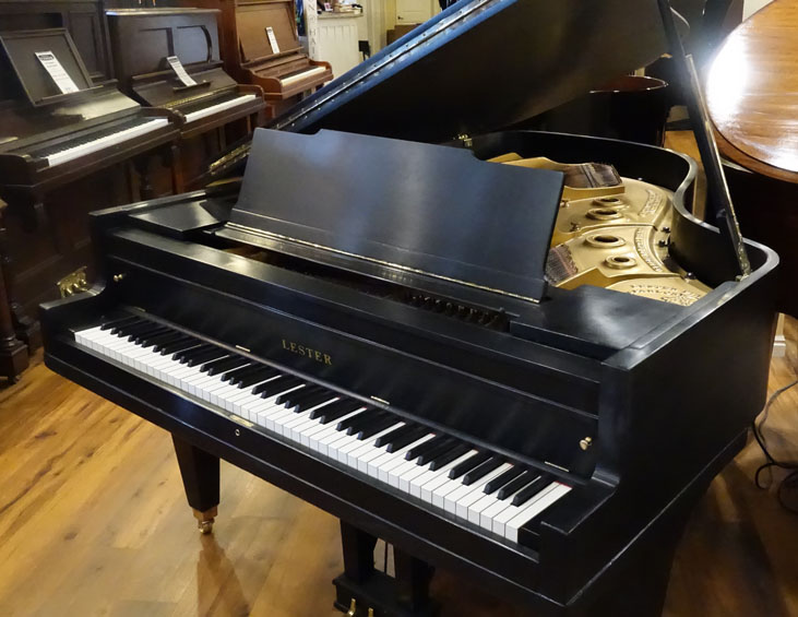 Lester Piano Radio 494 label