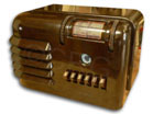 Airline Radio model 93WG-604A, brown bakelite, pushbuttons, magic tuning eye tube, 1939