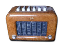 CGE Radio model Supergioiello 195, wood cabinet, top pushbuttons, Italy