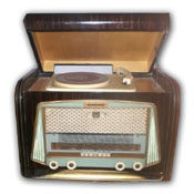 French Radio Antena model Versailles with phonograph