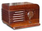 Stewart Warner Radio model 07-514-H small wood table radio